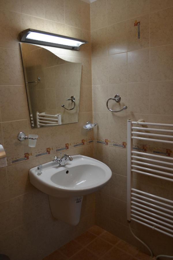Hotel Perla Gorna Oryahovitsa Bagian luar foto