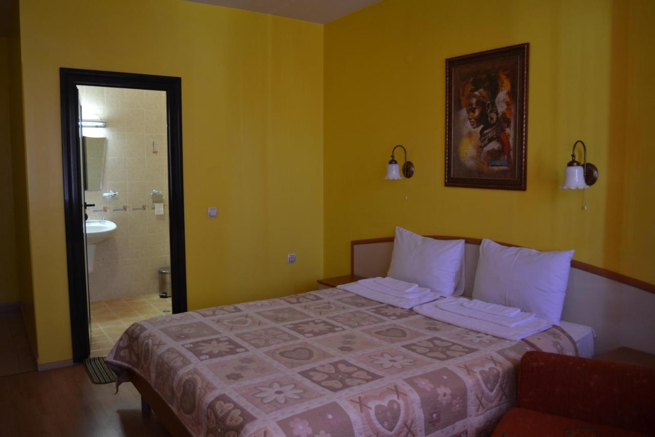 Hotel Perla Gorna Oryahovitsa Bagian luar foto