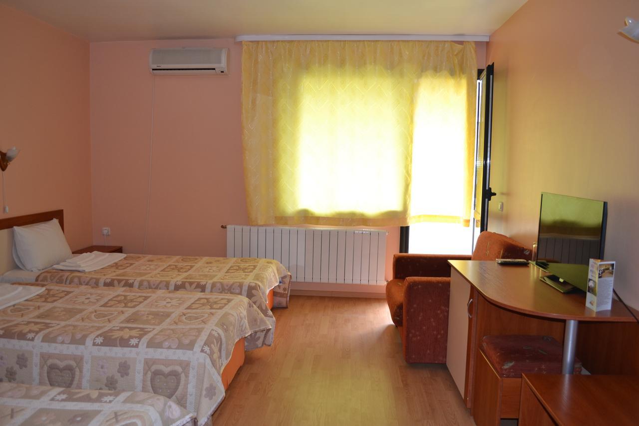 Hotel Perla Gorna Oryahovitsa Bagian luar foto