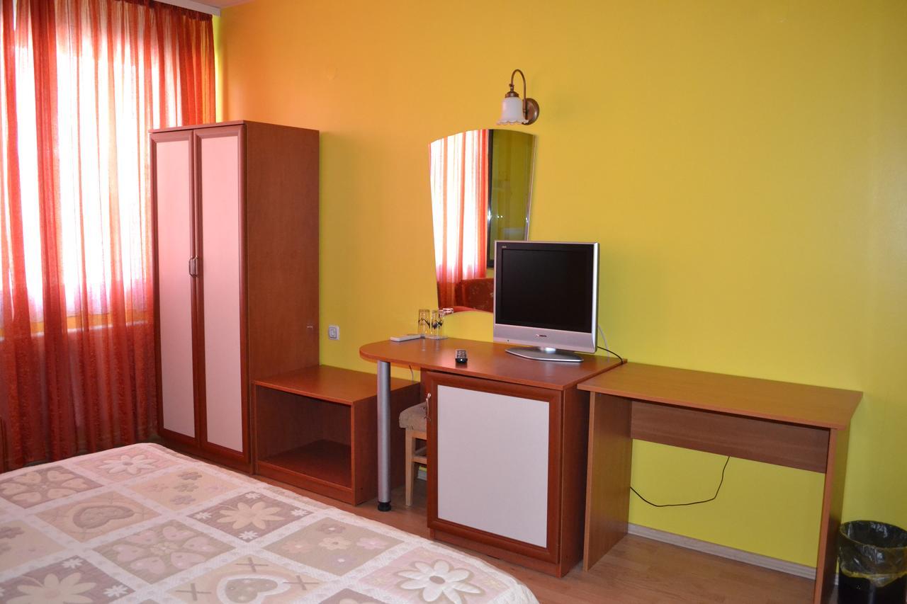 Hotel Perla Gorna Oryahovitsa Bagian luar foto