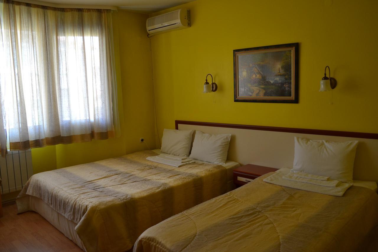 Hotel Perla Gorna Oryahovitsa Bagian luar foto