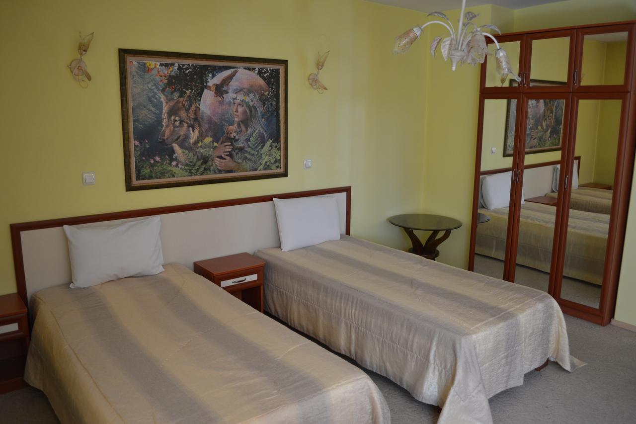 Hotel Perla Gorna Oryahovitsa Bagian luar foto