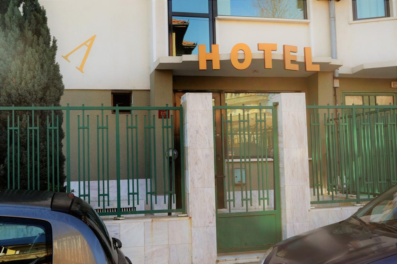 Hotel Perla Gorna Oryahovitsa Bagian luar foto